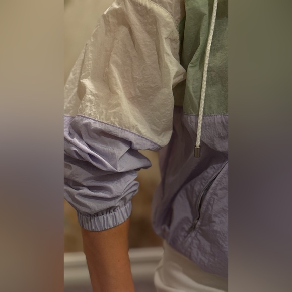 Free People / ASTR Neon Retro Sawyer Windbreaker Sweatshirt
Size: Small - Picture 9 of 12